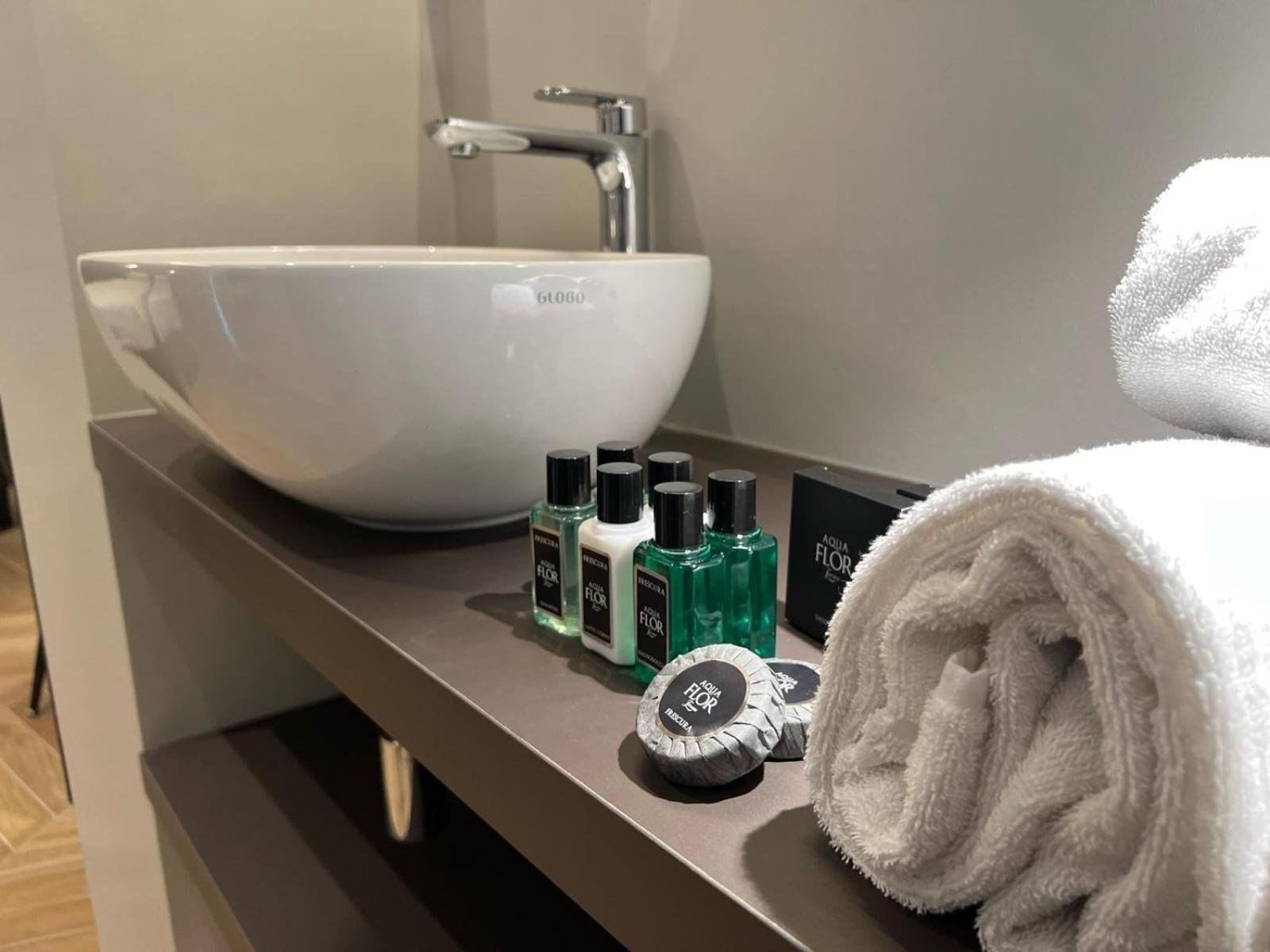 Hotel Rossovino Milano Ngoại thất bức ảnh