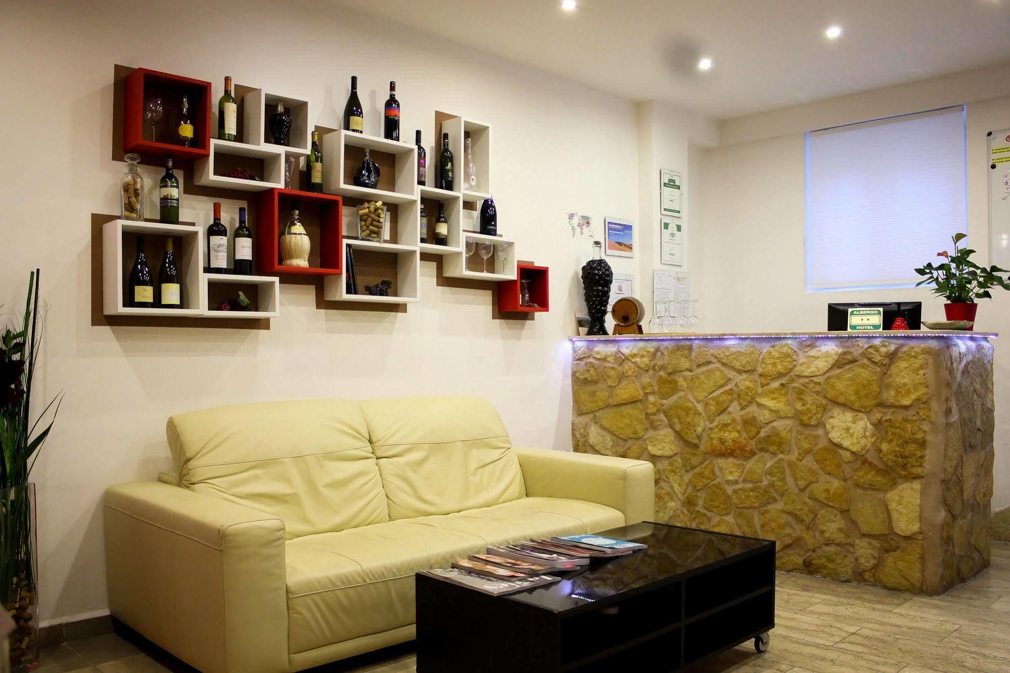 Hotel Rossovino Milano Ngoại thất bức ảnh