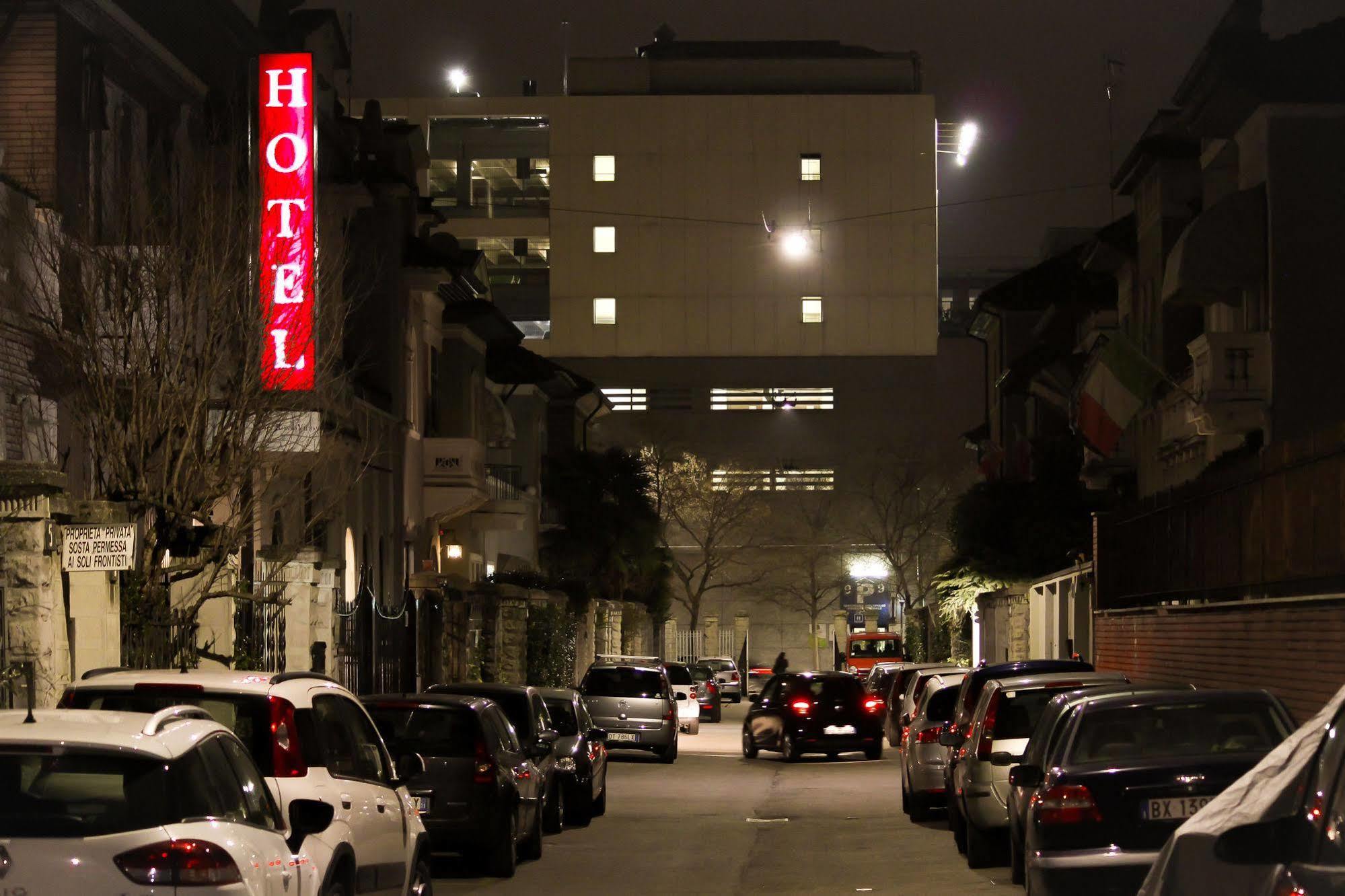 Hotel Rossovino Milano Ngoại thất bức ảnh