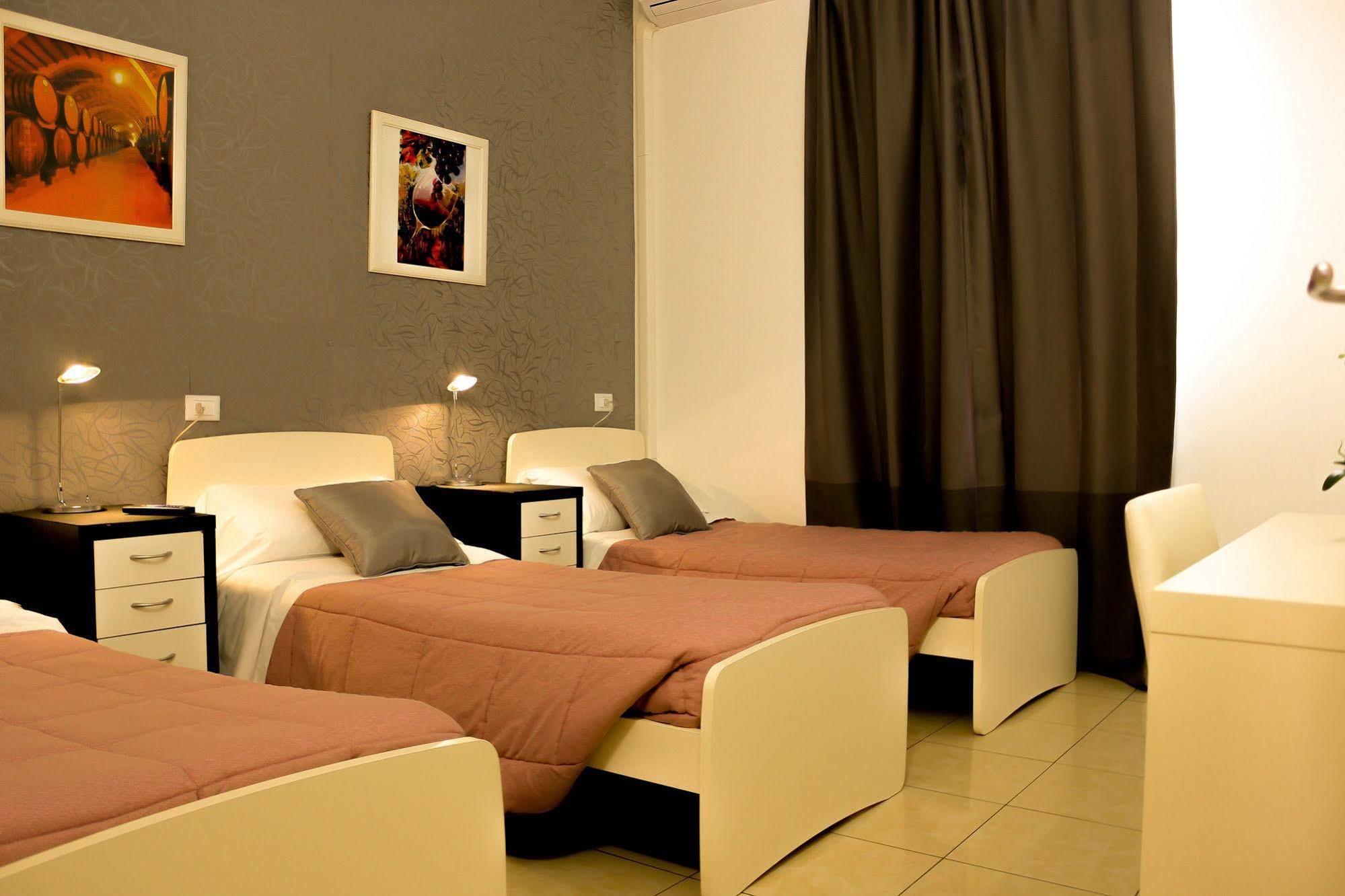 Hotel Rossovino Milano Ngoại thất bức ảnh